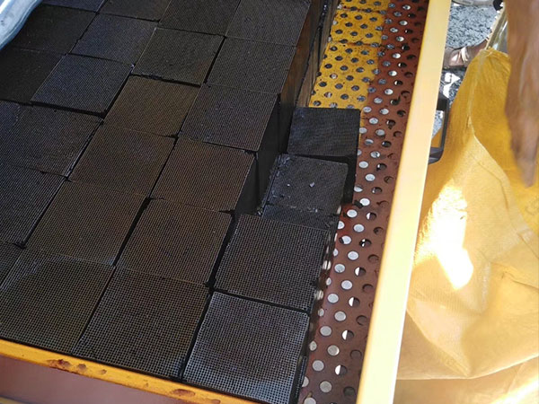 蜂窩活性炭更換